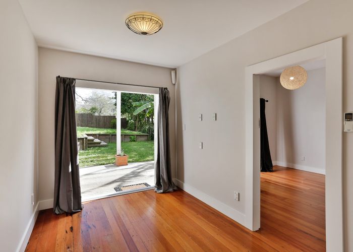  at 2/33 Third Ave, Kingsland, Auckland City, Auckland