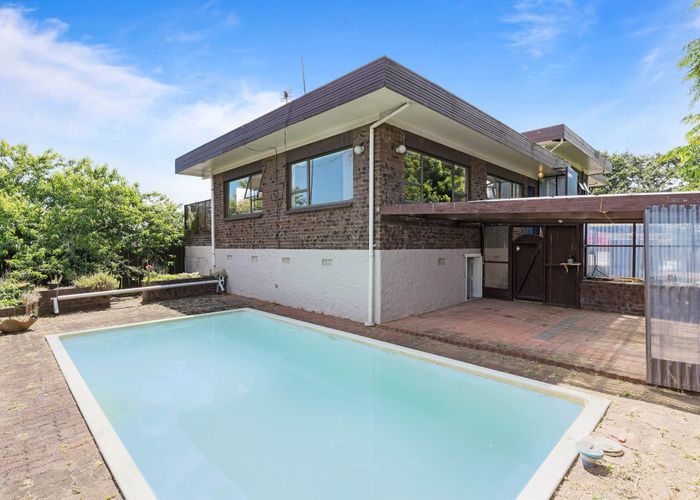  at 1 Challen Close, Conifer Grove, Takanini