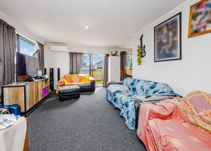  at 1/27 Silver Creek Road, Clendon Park, Manukau City, Auckland