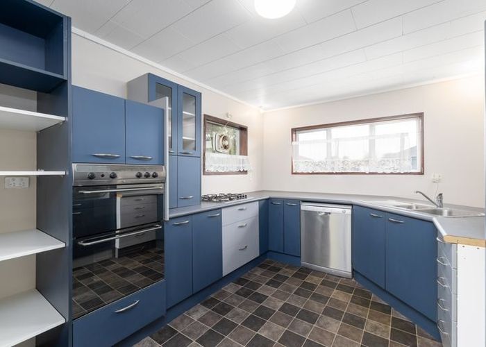  at 6 Royal Park Drive, Parklands, Christchurch City, Canterbury