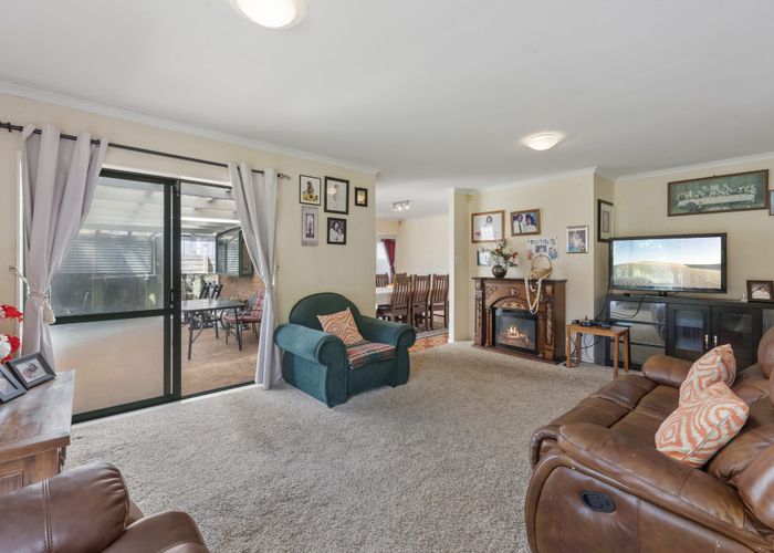  at 18 Eastland Road, Flat Bush, Auckland