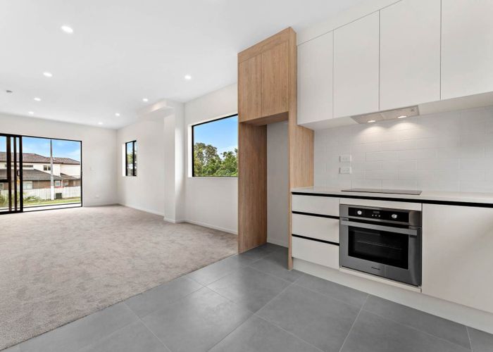  at 1-9/300 Great North Road, Henderson, Waitakere City, Auckland