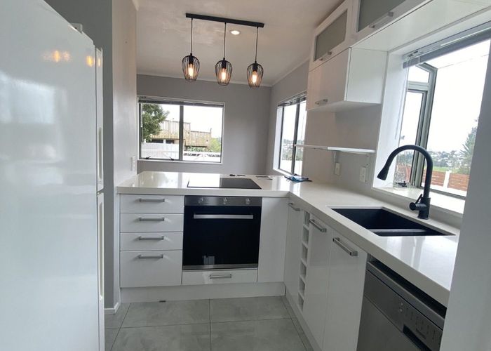  at 3/102 Manuka Road, Glenfield, North Shore City, Auckland