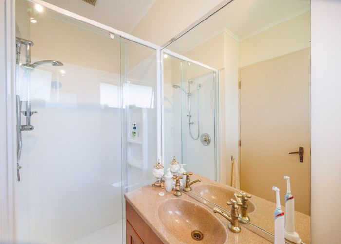  at 9 Hillgrove Place, Fitzherbert, Palmerston North
