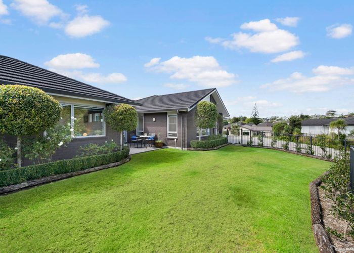  at 4 Neill Boak Place, Beachlands, Auckland