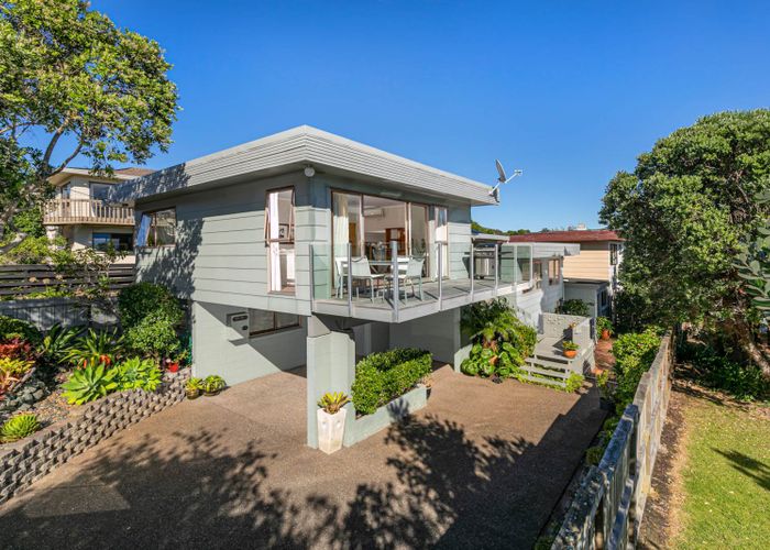  at 1/164 Beach Road, Campbells Bay, Auckland