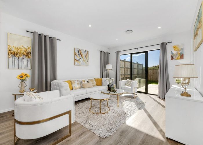  at 8 Frontier Lane, Flat Bush, Manukau City, Auckland