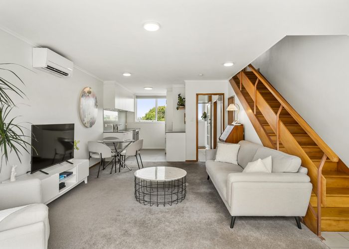 at 3/72 Sylvan Avenue, Northcote, North Shore City, Auckland