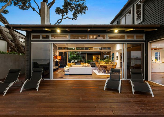  at 8 Musick Point Road, Bucklands Beach, Manukau City, Auckland