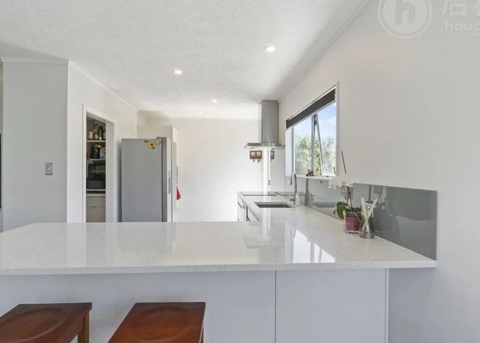  at Cyclarama Crescent, Massey, Waitakere City, Auckland