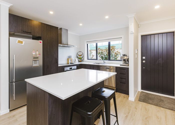  at 2/81 Pilkington Road, Panmure, Auckland