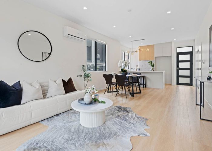  at 17 Papa Takaro Lane, Flat Bush, Manukau City, Auckland