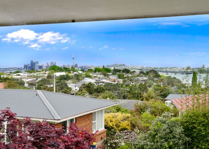  at 4/60 Church Street, Northcote Point, Auckland