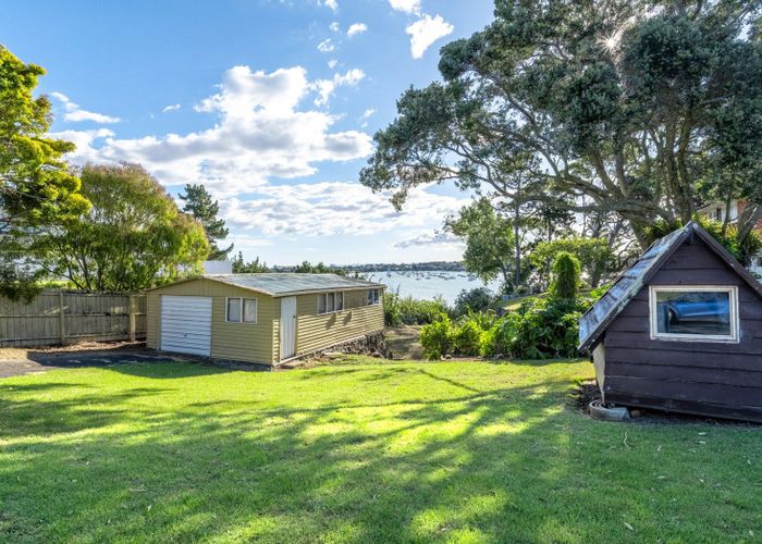  at 69 Fisher Parade, Sunnyhills, Manukau City, Auckland