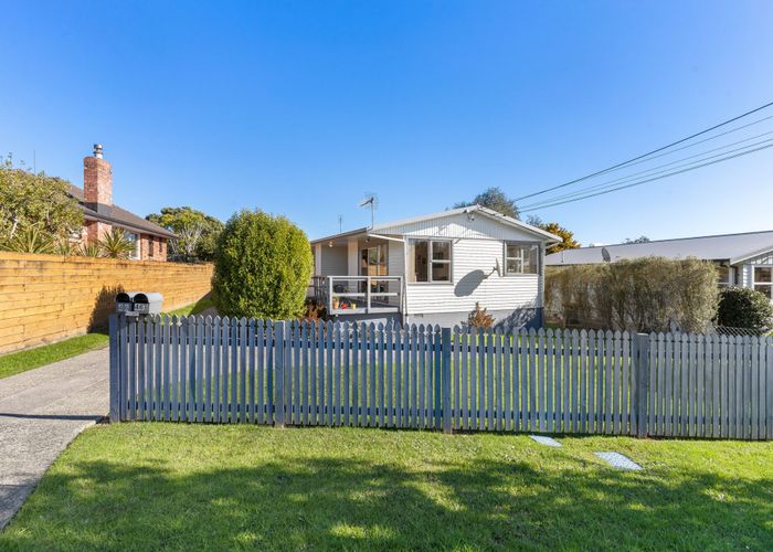  at 46 Aeroview Drive, Beach Haven, North Shore City, Auckland