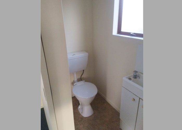  at 4/16 St Leonards Road, Kelston, Waitakere City, Auckland