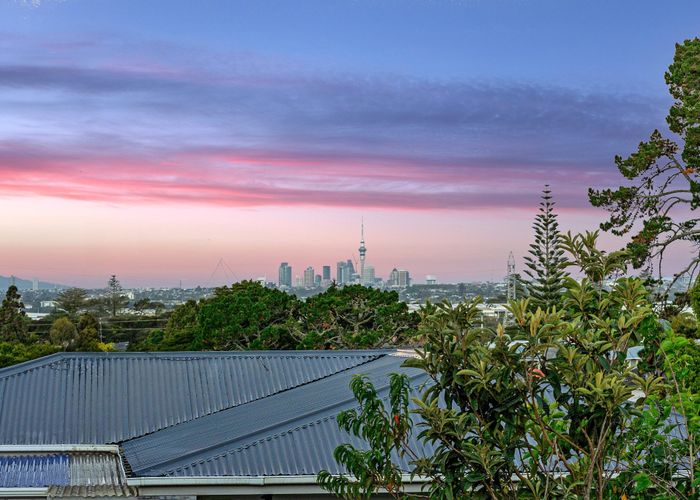  at 5A Crystal Avenue, Glendene, Waitakere City, Auckland