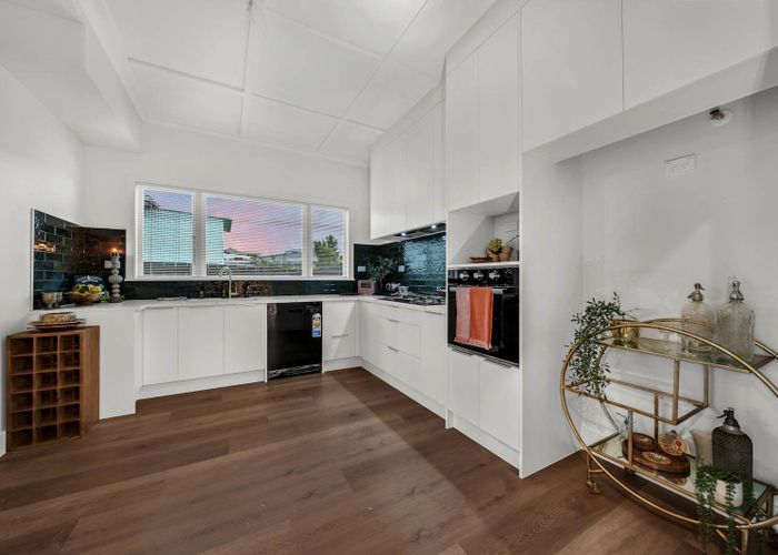  at 4050 Great North Road, Glen Eden, Waitakere City, Auckland