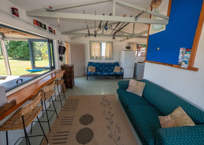  at 20 Peninsula Parade, Hihi