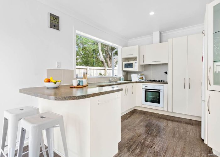  at 3 Vanguard Road, Kelston, Auckland