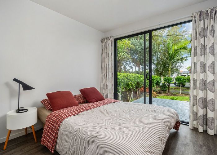  at 2/42 Riversdale Road, Avondale, Auckland City, Auckland
