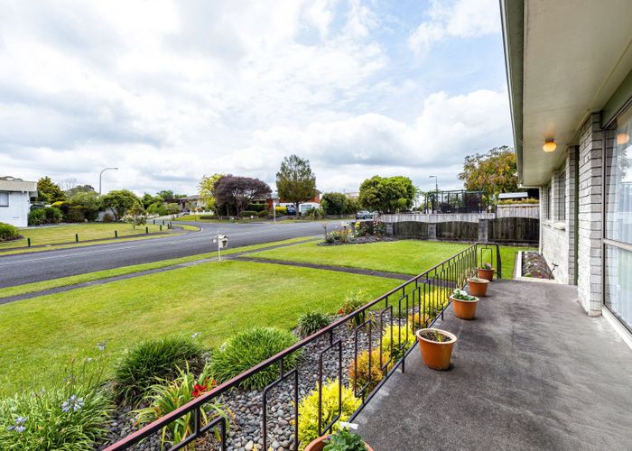  at 22 Splitt Avenue, Glenview, Hamilton