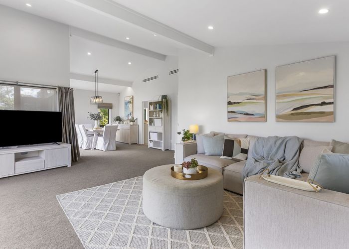  at 9 Crown Hill Close, Forrest Hill, North Shore City, Auckland