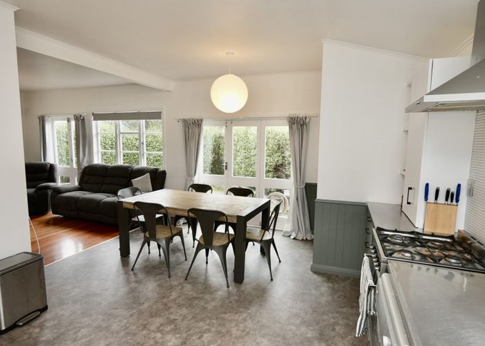  at 6 Nathan Place, West End, Palmerston North