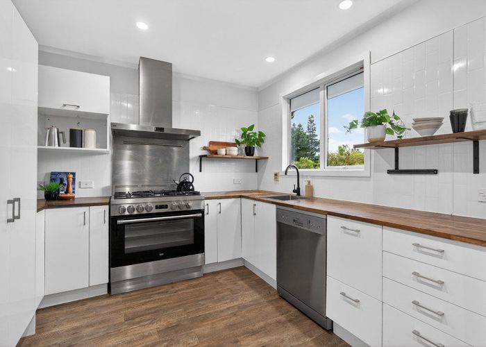  at 27 Kingsley Street, Stokes Valley, Lower Hutt, Wellington