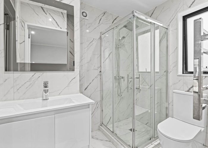  at 8E Kent Road, Manurewa, Auckland