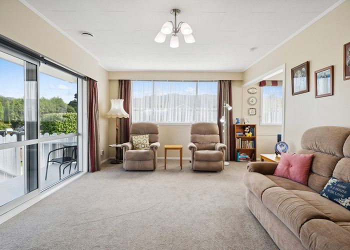  at 15 Riversdale Road, Clouston Park, Upper Hutt