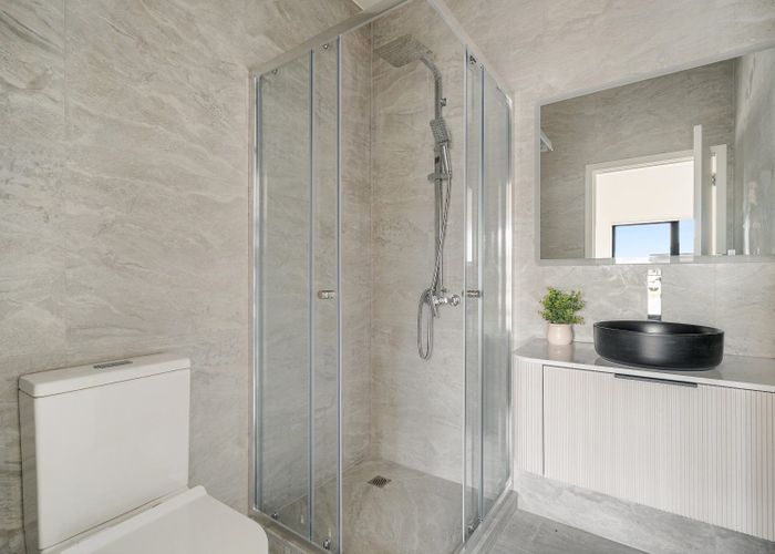  at 4/32 Tapuwae Way, Mangere Bridge, Manukau City, Auckland