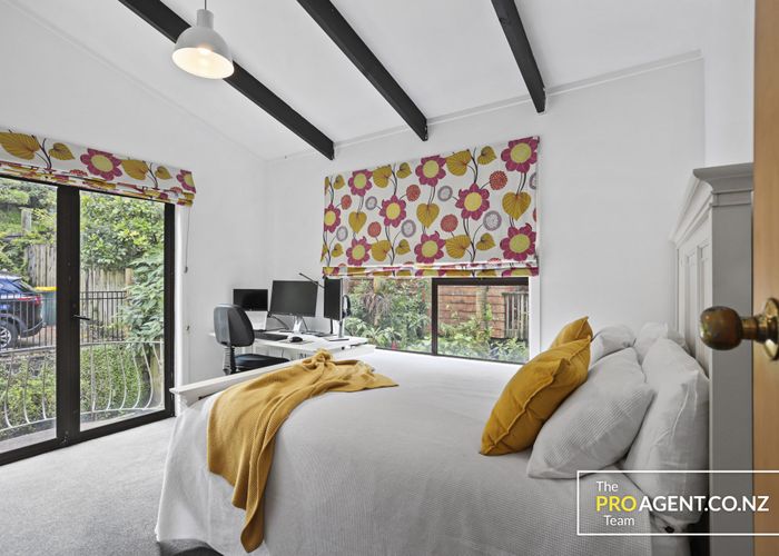  at 279 Huia Road, Titirangi, Waitakere City, Auckland