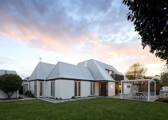  at 5A Saint Winifreds Place, Bryndwr, Christchurch