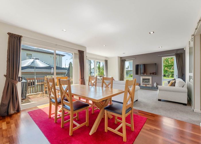  at 42 Newbury Place, Schnapper Rock, North Shore City, Auckland