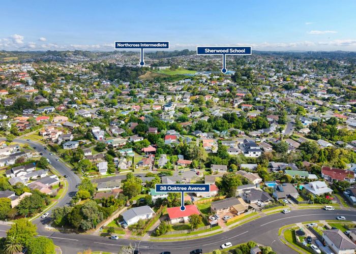  at 38 Oaktree Avenue, Browns Bay, North Shore City, Auckland