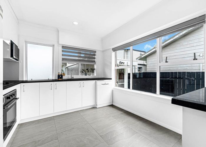  at 2/286 Porchester Road, Takanini, Papakura, Auckland