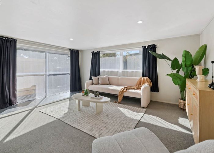  at 4 Madison Place, Forrest Hill, North Shore City, Auckland