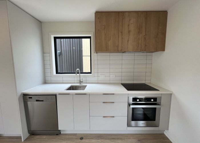  at 4/7 Wainuiomata Road, Wainuiomata, Lower Hutt