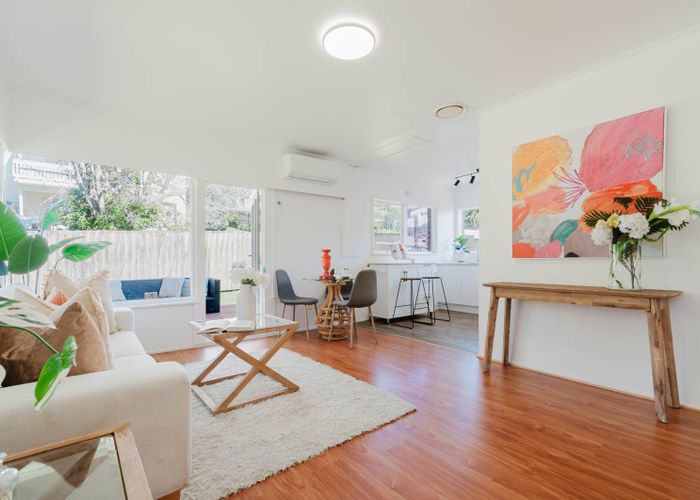  at 2/63 Ellice Road, Totara Vale, North Shore City, Auckland