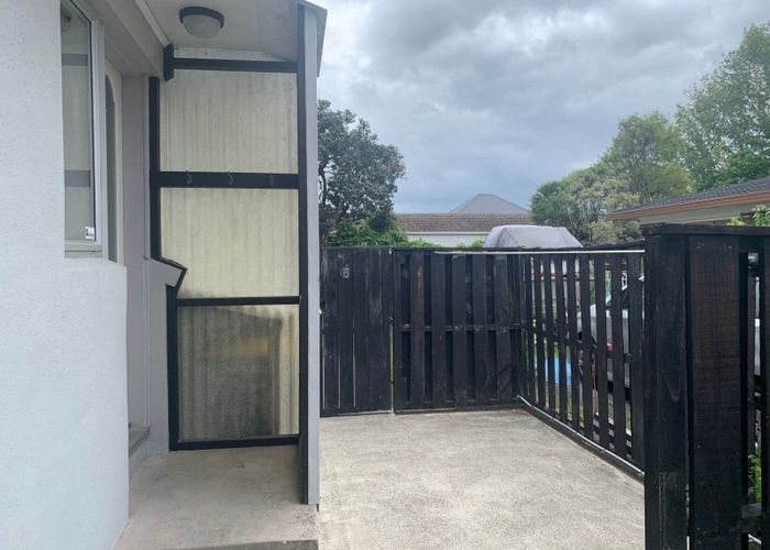  at 2/13 Latham Avenue, Pakuranga, Manukau City, Auckland