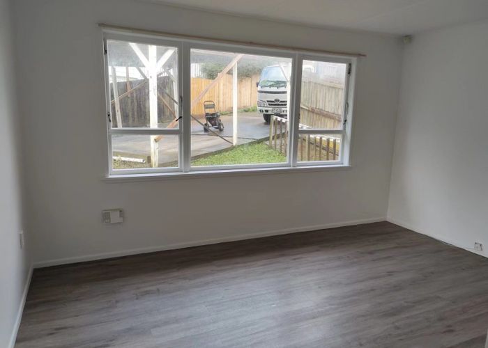  at 2/124 Oakdale Road, Mount Roskill, Auckland City, Auckland