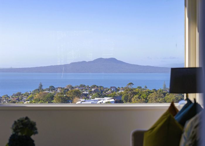  at 94 Knights Road, Rothesay Bay, North Shore City, Auckland