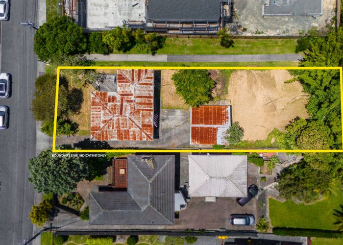  at 13 Cron Avenue, Te Atatu South, Waitakere City, Auckland