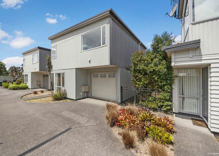  at 3B Anderson Avenue, Point England, Auckland