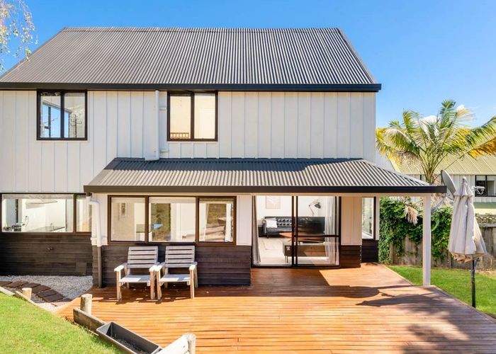  at 1/11 Brian Avenue, Forrest Hill, Auckland