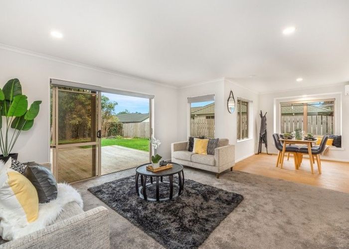  at 18 Mews Place, Forest Lake, Hamilton