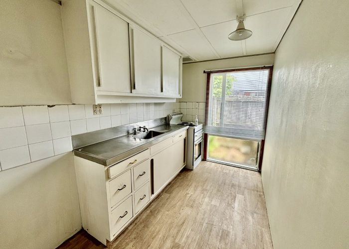  at 2/12 McFaddens Road, St. Albans, Christchurch City, Canterbury