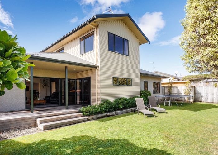  at 15 Silkwood Place, Fitzherbert, Palmerston North
