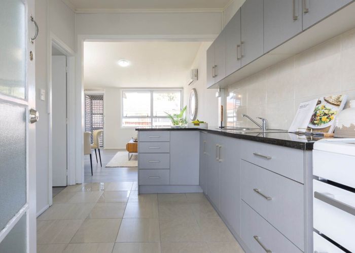  at 2/5 Aranui Road, Mount Wellington, Auckland City, Auckland